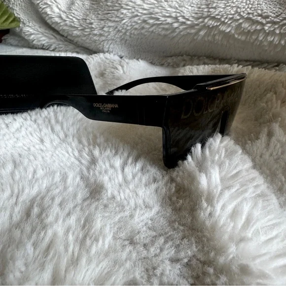 Dolce & Gabbana Black Sunglasses - Picture 4 of 8